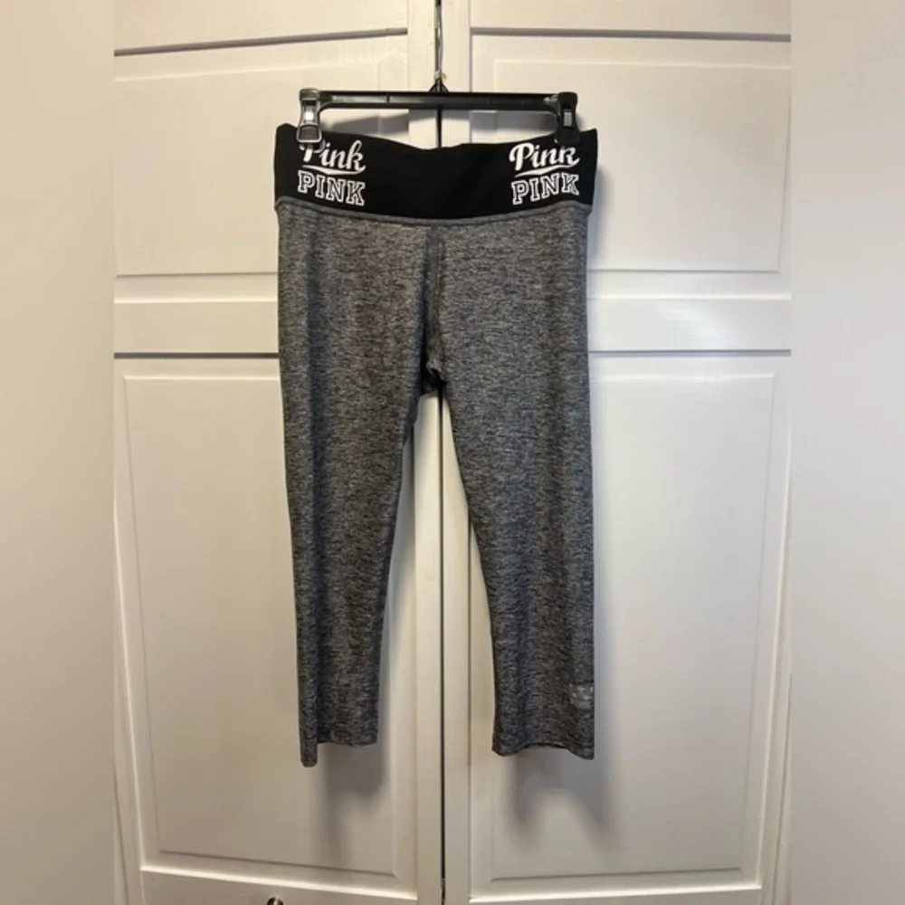 Victoria’s Secret PINK Athletic Capri Leggings Size Women’s Small Color Gray